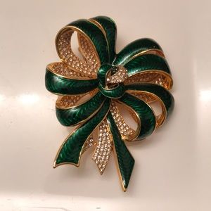 Joan Rivers Ribbon 🎀 Brooch